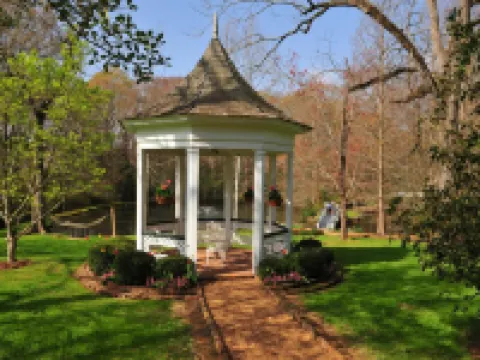 Monmouth Historic Inn Hotels in Adams County