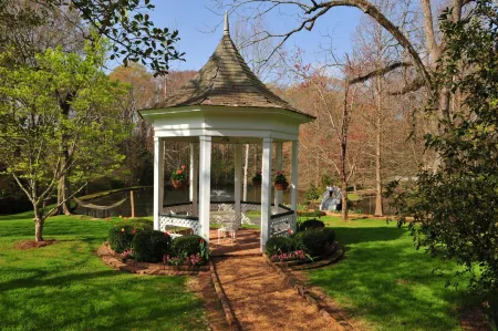 Monmouth Historic Inn