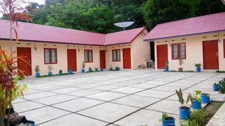 Rome Residence Sibolga Pandan Отели в г. Центральное Тапанули