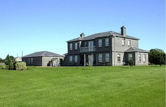 格蘭達洛奇住宿加早餐旅館