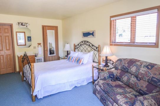 Sea Treasures Inn