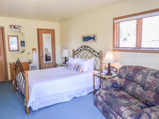 Sea Treasures Inn