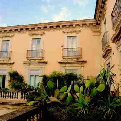 Asmundo di Gisira Hotel Exterior