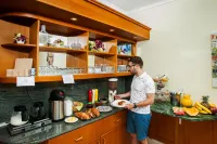 Holiday Club Apartman Hotel - فطور