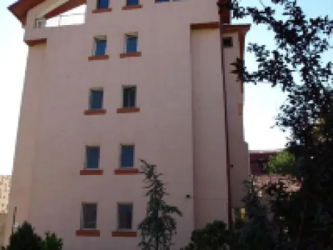 Taxi Hostel Hotels in Otopeni