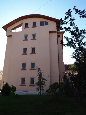 Taxi Hostel Hotels in 