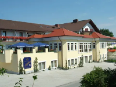 Landgasthof Apfelbeck Hotels in Mamming