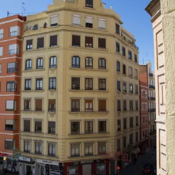 Russafa Youth Hostel Отели рядом с достопримечательностью «Музей изящных искусств Валенсии»