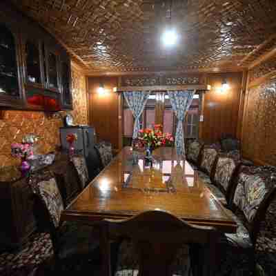 Goona Palace Houseboats Dining/Meeting Rooms