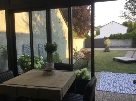 Le Clos de la Tour Отели в г. Виньё