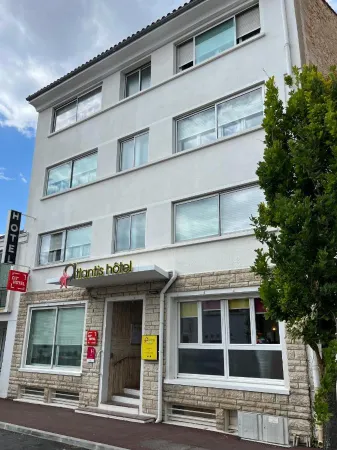 Cit'Hotel Atlantis Отели рядом с достопримечательностью «Spa Thermal Philae»