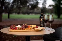 PAR Five Shacks Hotels in Paringa