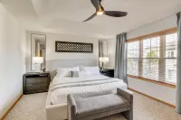 Luxury Prairie Retreat 5 Min from Madison!