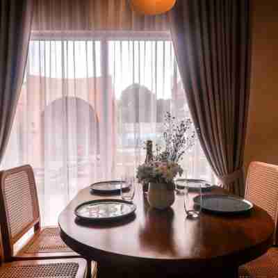 Villa Sorrento by SMS Hospitality Dining/Meeting Rooms