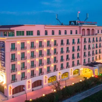 Phoenicia Express Hotel Hotels near Petrom City
