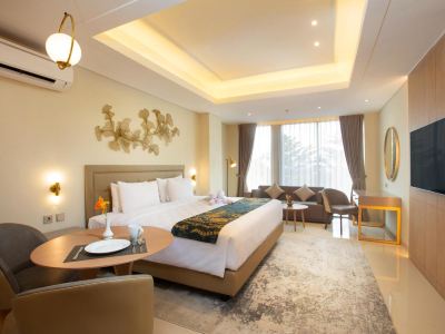 Louis Kienne Reserve Cikarang