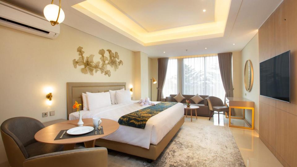 Louis Kienne Reserve Cikarang