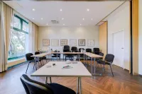 Hotel Ambiente Langenhagen Hannover by Tulip Inn - parking