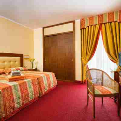 Hotel Metropole Rooms
