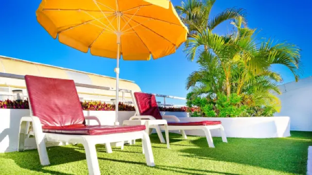 Bull Astoria Exterior Photos