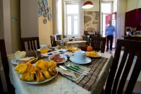 Dukes Corner Guest House - sarapan
