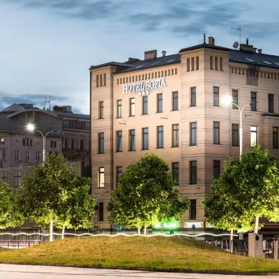 Hotel Sofia by the Railway Station Wroclaw Hotels near Anonymous Pedestrians