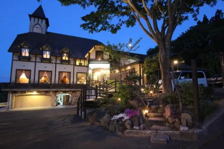 Matsushima Petit Hotel Bistro Abalon Отели рядом с достопримечательностью «Date Masamune Historical Museum»