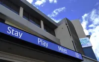 Cosmopolitan Hotel and Apartments Hotels in St Kilda