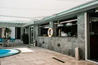 Pebbles Resort - Barer