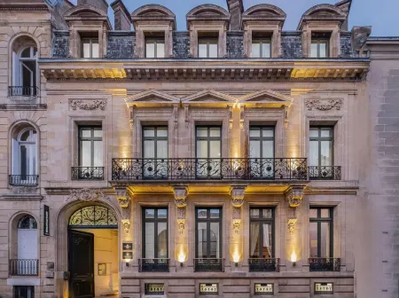 Le Palais Gallien Hôtel & Spa Отели рядом с достопримечательностью «Palais Gallien»