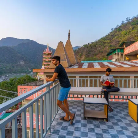 Madpackers Rishikesh Laxman Jhula