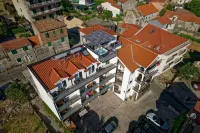 Apartments & Rooms Žaja فنادق في Okrug Gornji