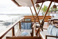 Cormorant Beach House Hotels in Isabela