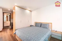 Merry House Hoang Huy Riverside