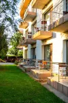 Vila la Mer Hotels near Tomis Eye