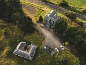 Suie Hunting Lodge