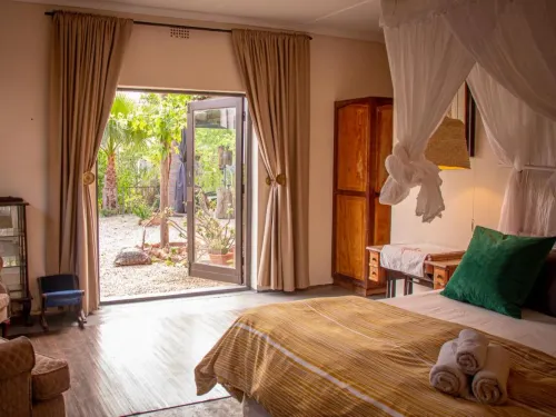 Ebonymoon Guest House Hotels in Velddrif