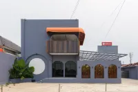 RedDoorz Plus Syariah Near Mall Boemi Kedaton Lampung Hotels in Kedaton