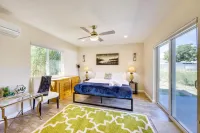Hot Tub & Pool: Joshua Tree Vacation Home! Hotel di Yucca Valley