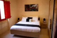 Kenn - 4 bedrooms (sleeps 8+2 kids) Gharb village - Homestays