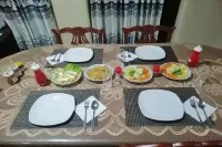 Airport A4 Transit Hub - Eco Chalets - Free Shuttle Service 24Hrs