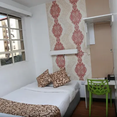 Hotel Embassy Hotels near jamia mosque