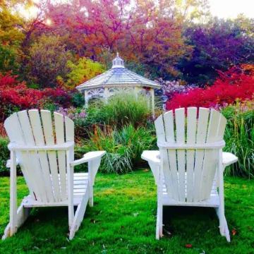 The 1896 House Country Inn - Brookside & Pondside