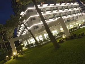 International Beach Hotel
