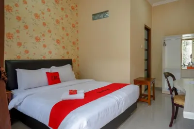 RedDoorz @ Jalan Majapahit Semarang Hotel di Pedurungan