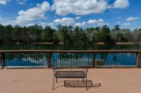 Holiday Inn Express & Suites ATLANTA ARPT WEST - CAMP CREEK by IHG - Scenic