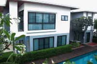 Chic Villa 6 Hotels in 