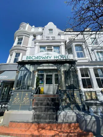 The Broadway Hotel Отели рядом с достопримечательностью «Mostyn Street»