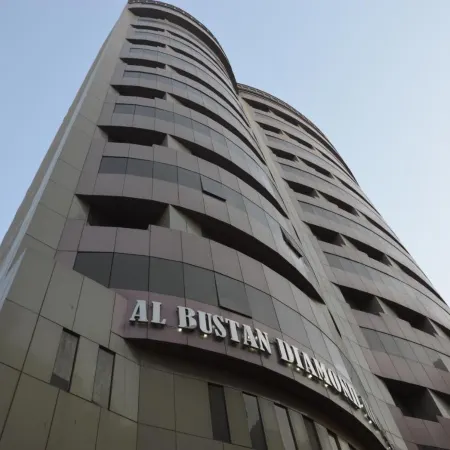 Al Bostan Al Masi Hotel Отели рядом с достопримечательностью «Мечеть E Taneem»