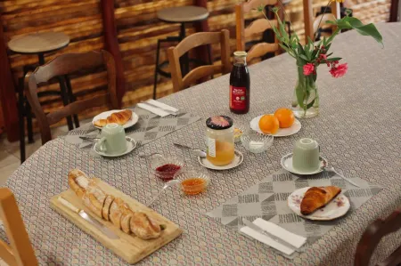 Hostel le Diablotin Отели в г. Сен-Гиро